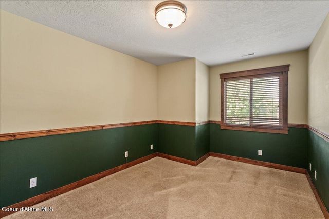 9091 N Piper Ct, Hayden, ID 83835