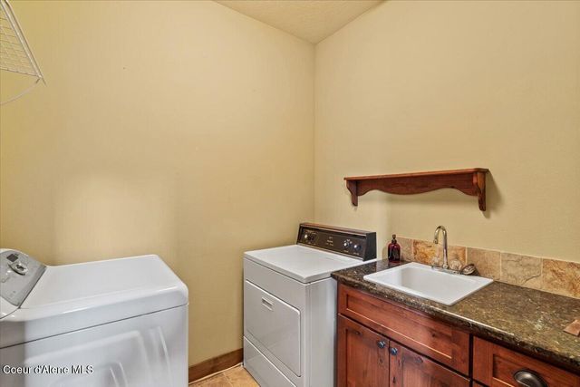 9091 N Piper Ct, Hayden, ID 83835