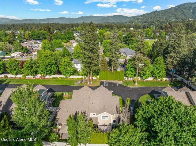 9091 N Piper Ct, Hayden, ID 83835
