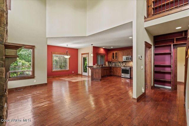 9091 N Piper Ct, Hayden, ID 83835