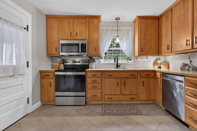 18 Drew Road, Somersworth, NH 03878