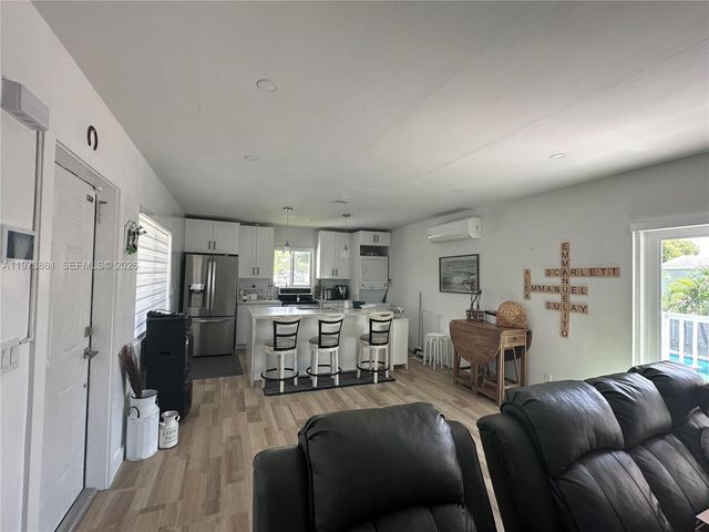 2401 SW 83rd Ave, Miami, FL 33155