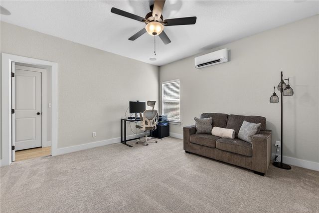182 N Hawkstone Drive, Fayetteville, AR 72704