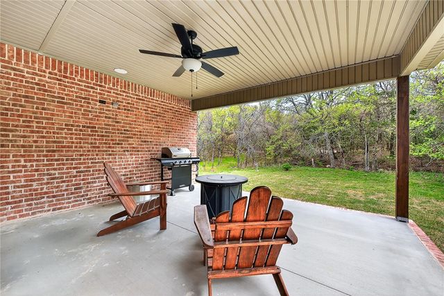 182 N Hawkstone Drive, Fayetteville, AR 72704