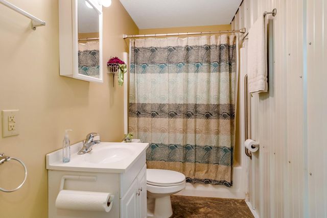 3044 Jasmine Road NW, Carrollton, OH 44615