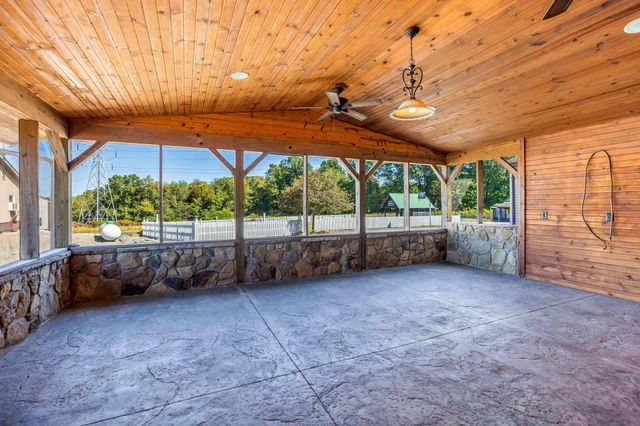 3044 Jasmine Road NW, Carrollton, OH 44615