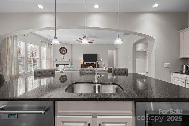 10843 Preservation Park Drive, Charlotte, NC 28214