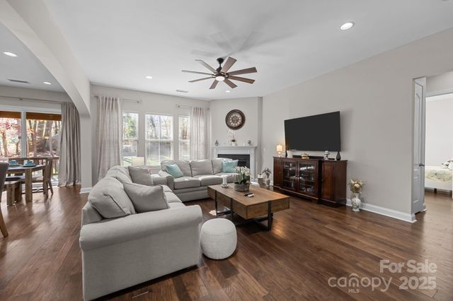 10843 Preservation Park Drive, Charlotte, NC 28214