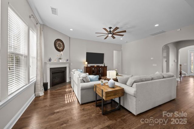 10843 Preservation Park Drive, Charlotte, NC 28214