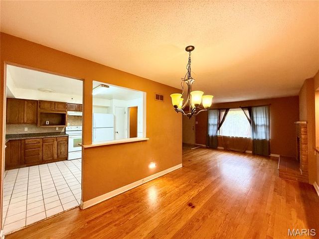 931 Thatcher Avenue, St Louis, MO 63135