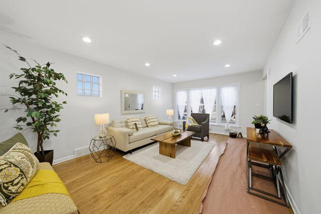 319 50th Avenue, Bellwood, IL 60104