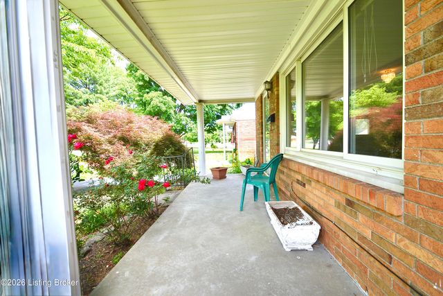 8705 Honor Ave, Louisville, KY 40219