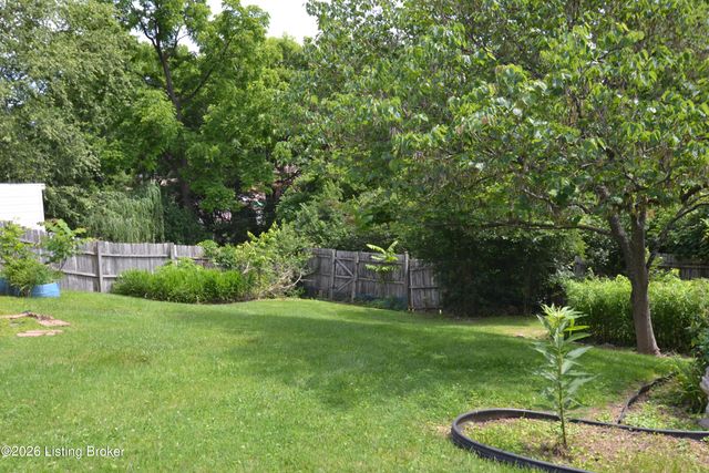 8705 Honor Ave, Louisville, KY 40219