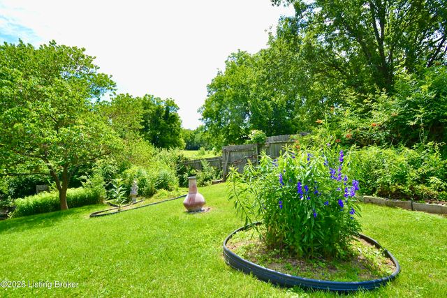 8705 Honor Ave, Louisville, KY 40219