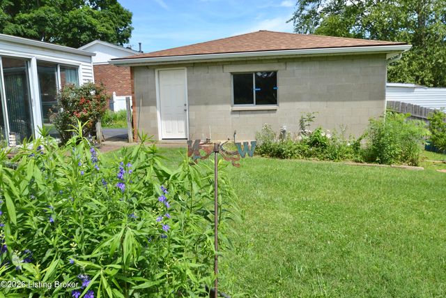 8705 Honor Ave, Louisville, KY 40219