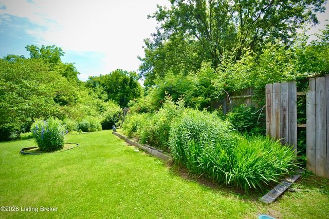 8705 Honor Ave, Louisville, KY 40219