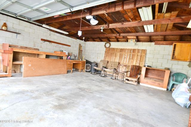 8705 Honor Ave, Louisville, KY 40219