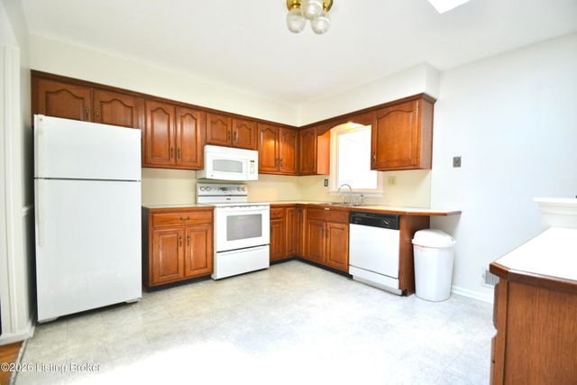 8705 Honor Ave, Louisville, KY 40219
