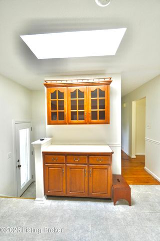 8705 Honor Ave, Louisville, KY 40219