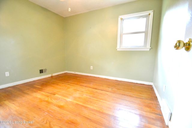 8705 Honor Ave, Louisville, KY 40219