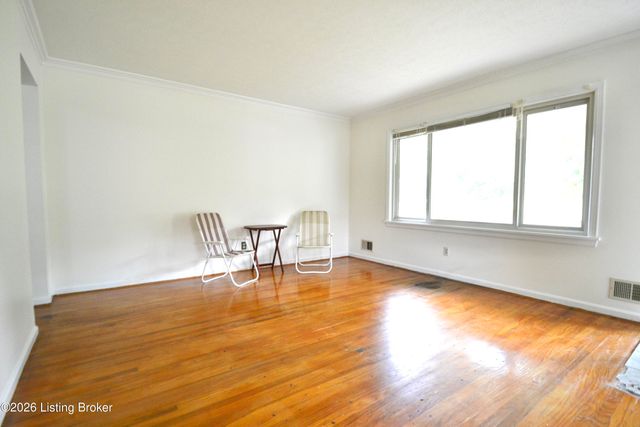 8705 Honor Ave, Louisville, KY 40219