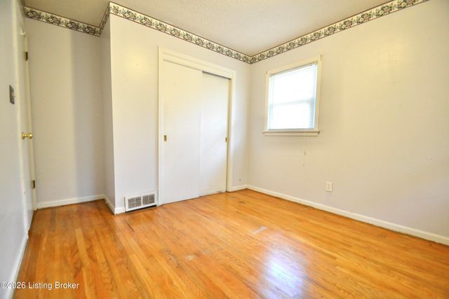 8705 Honor Ave, Louisville, KY 40219