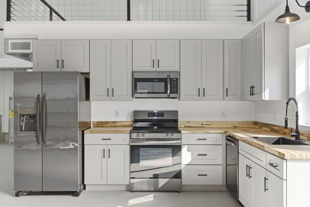 1670 Wooley Creek Road, Cape Fair, MO 65624