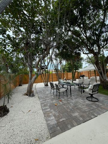 829 Macy Street, West Palm Beach, FL 33405