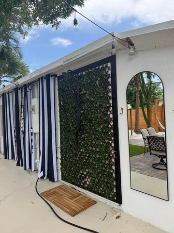 829 Macy Street, West Palm Beach, FL 33405
