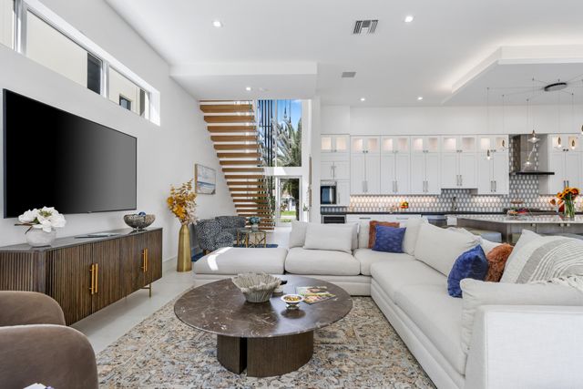 333 S Swinton Avenue, Delray Beach, FL 33444