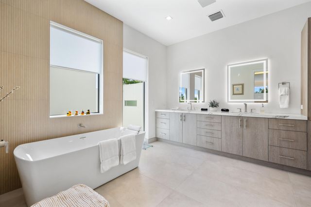 333 S Swinton Avenue, Delray Beach, FL 33444