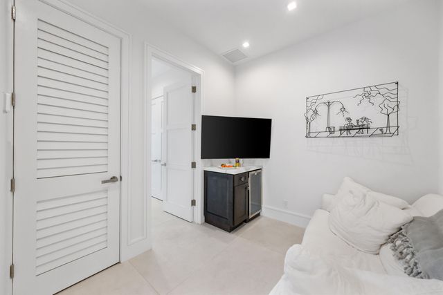 333 S Swinton Avenue, Delray Beach, FL 33444