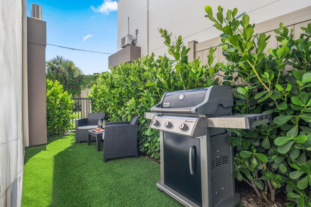 333 S Swinton Avenue, Delray Beach, FL 33444
