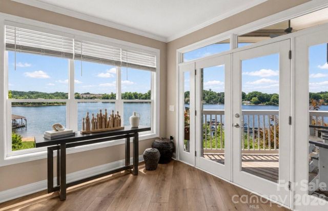 637 Williamson Road 205, Mooresville, NC 28117