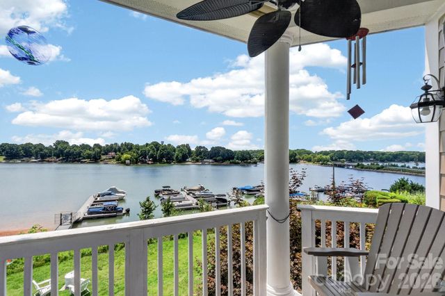 637 Williamson Road 205, Mooresville, NC 28117