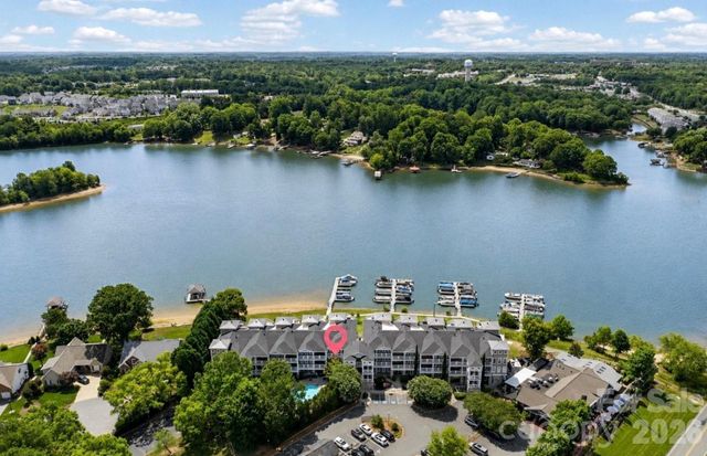 637 Williamson Road 205, Mooresville, NC 28117