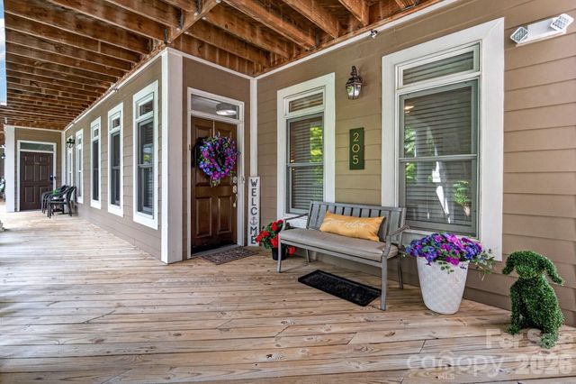 637 Williamson Road 205, Mooresville, NC 28117