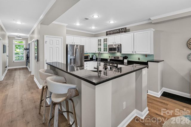 637 Williamson Road 205, Mooresville, NC 28117