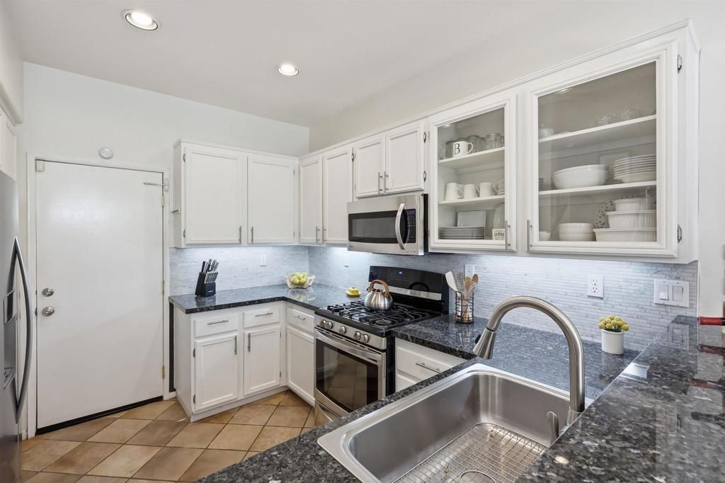 Image 12 of property listing at 2995 W Canyon, San Diego, CA 92123