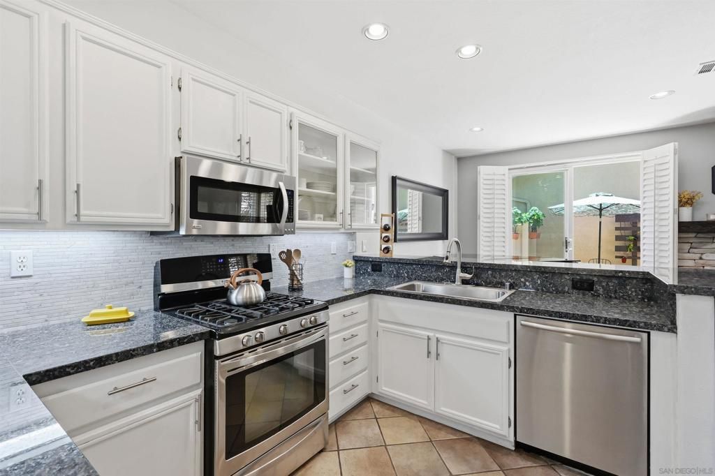 Image 13 of property listing at 2995 W Canyon, San Diego, CA 92123