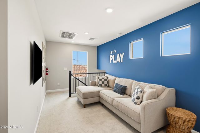 17584 W ILLINI Street, Goodyear, AZ 85338