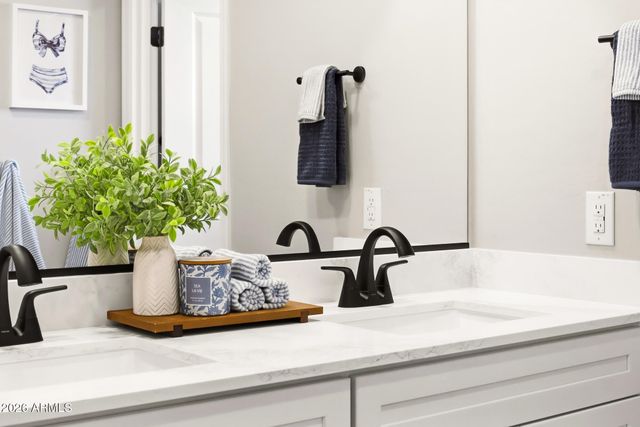 17584 W ILLINI Street, Goodyear, AZ 85338