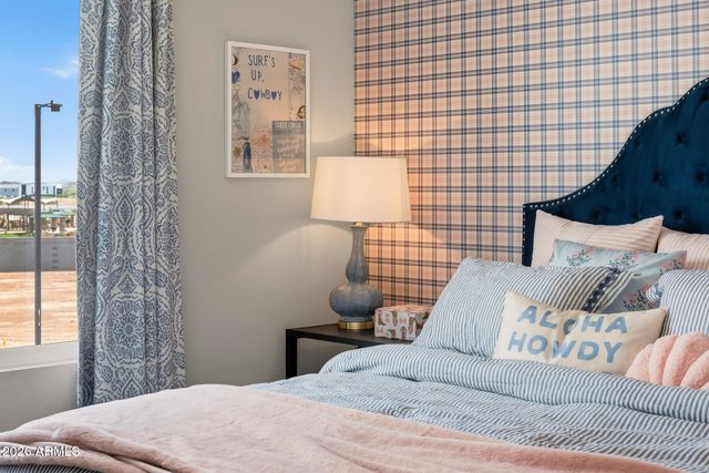 17584 W ILLINI Street, Goodyear, AZ 85338