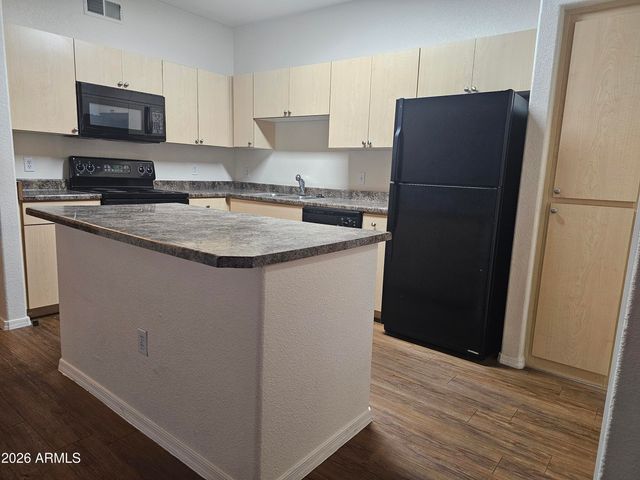 18416 N CAVE CREEK Road 1032, Phoenix, AZ 85032