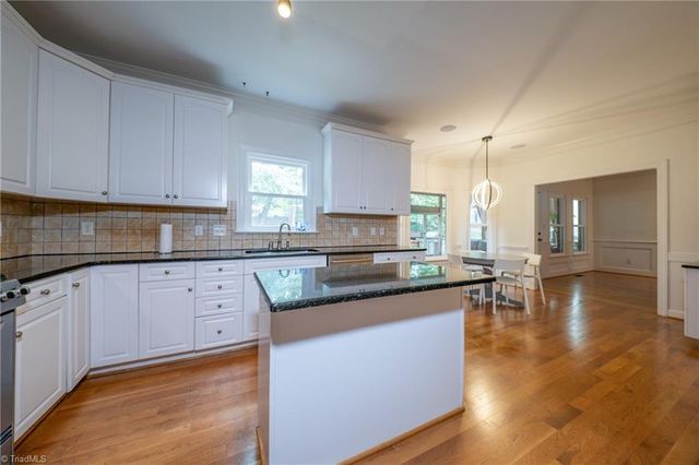 3713 Burbank Lane, Winston-salem, NC 27106