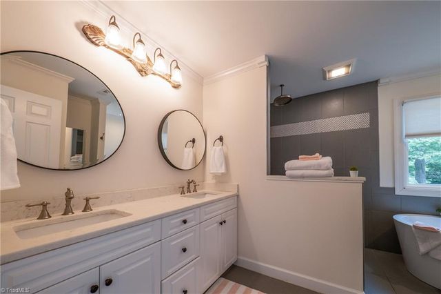 3713 Burbank Lane, Winston-salem, NC 27106