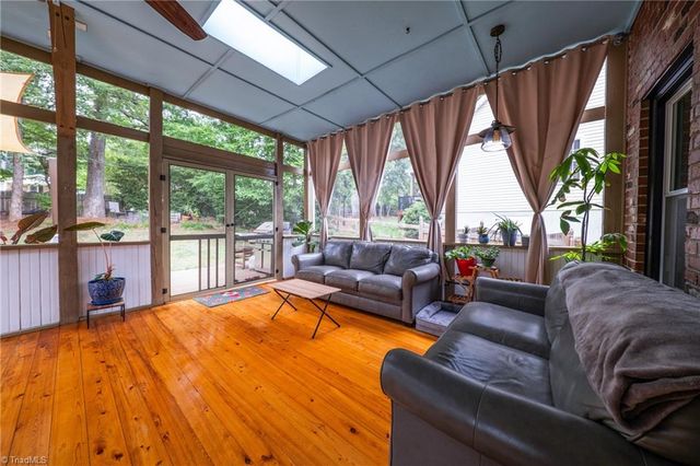 3713 Burbank Lane, Winston-salem, NC 27106