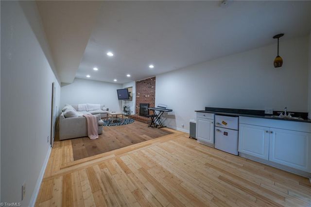3713 Burbank Lane, Winston-salem, NC 27106