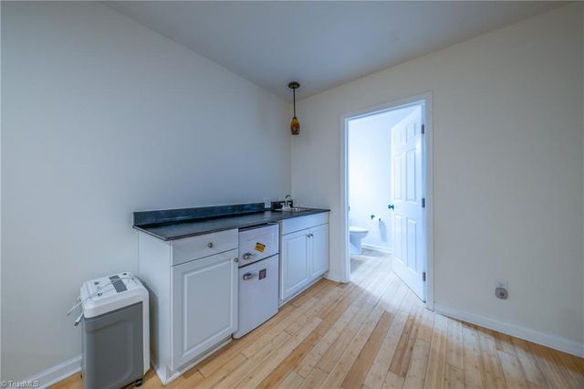3713 Burbank Lane, Winston-salem, NC 27106