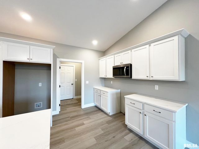 8802 N WESTPOINT Court, Edwards, IL 61528